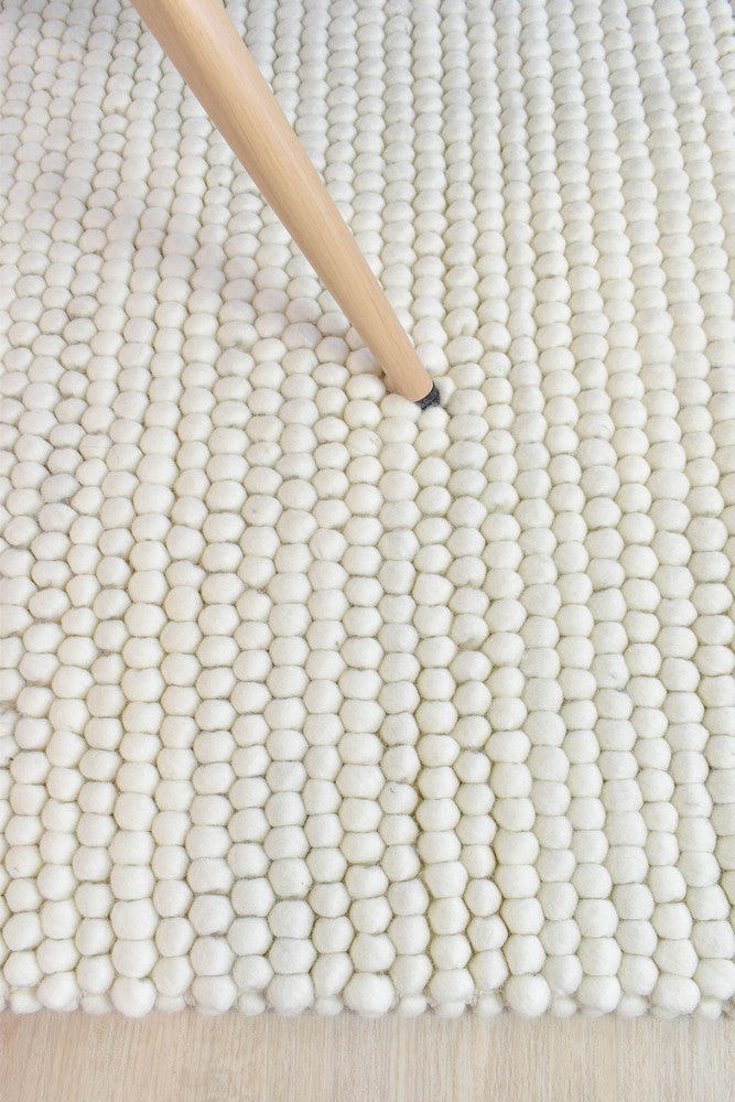 Lure Drops Ivory Tusk Wool Rug
