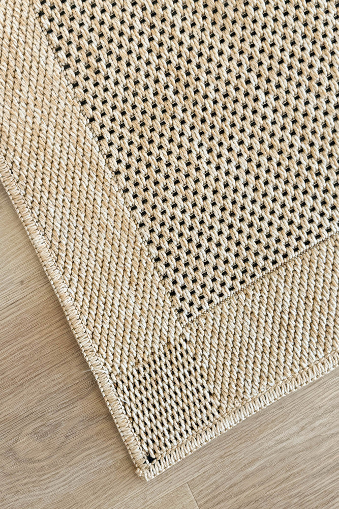 Outdoor Living Sisal Sand Black Rug