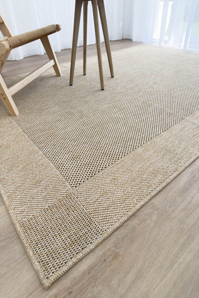 Outdoor Living Sisal Sand Black Rug
