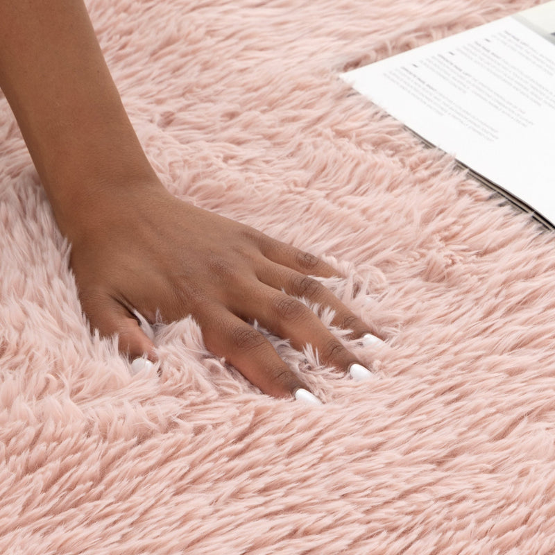 Mila Machine Washable Shaggy Blush Round Rug
