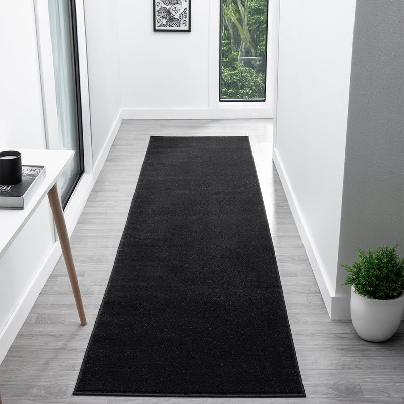 Europa Status Black Runner Rug