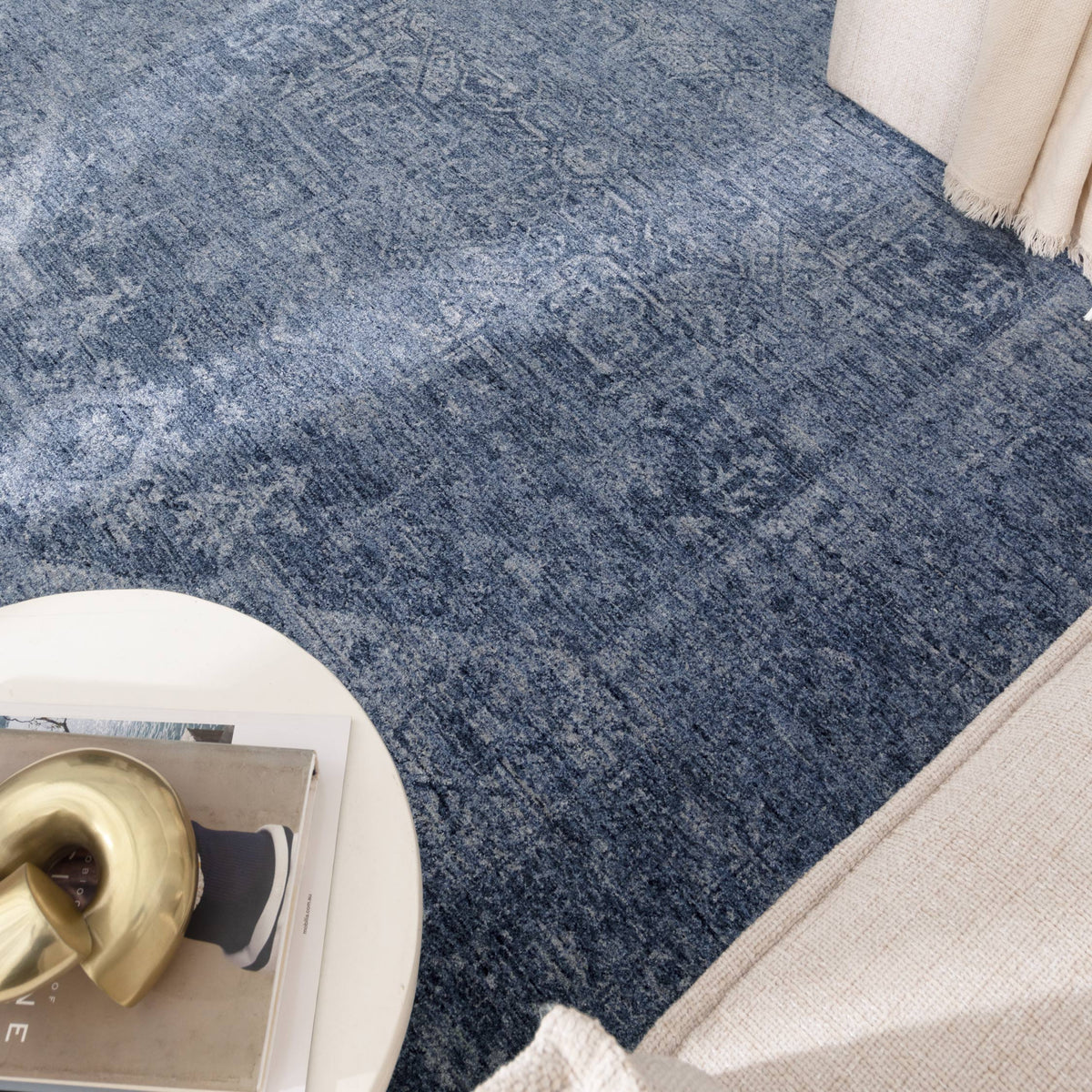 tradition with contemporary practicality Blue Rug. Power-loomed from ...