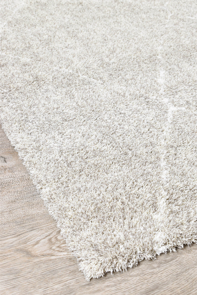 Lila Diamond Latte Rug