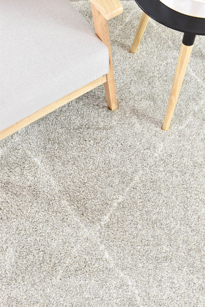 Lila Diamond Latte Rug