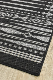 Long Island Tribal Point Black Rug