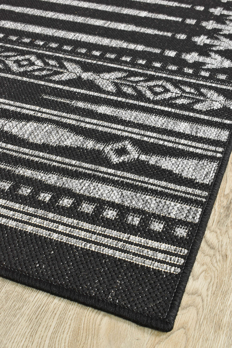 Long Island Tribal Point Black Rug