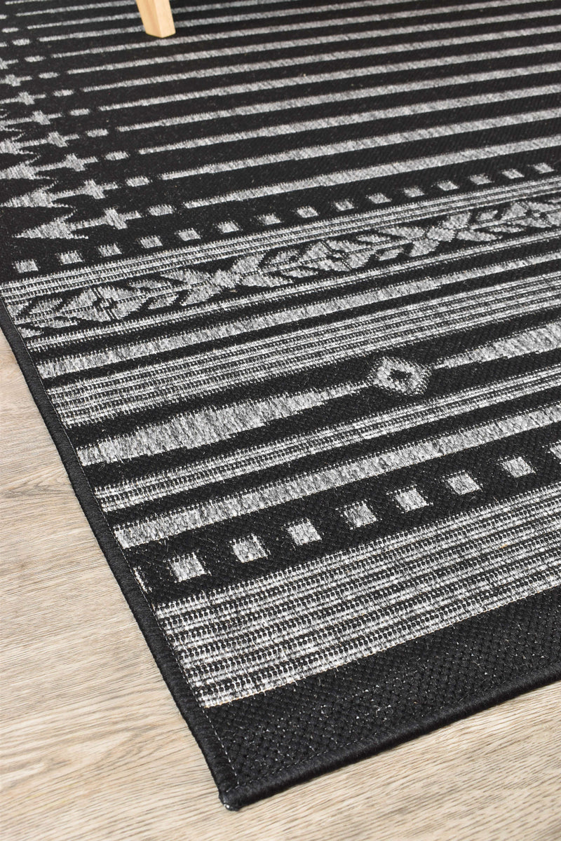 Long Island Tribal Point Black Rug