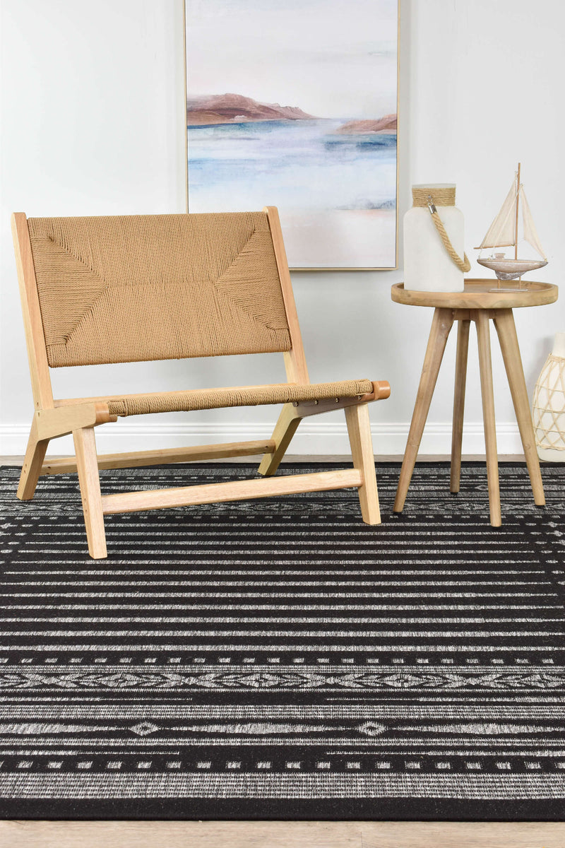 Long Island Tribal Point Black Rug