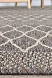 Long Island Trellise strip Brown Rug