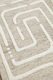 Crest Maze Linen Rug