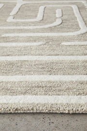 Crest Maze Linen Rug