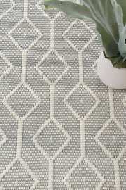 Wamberal Lattice Light Grey Wool Rug