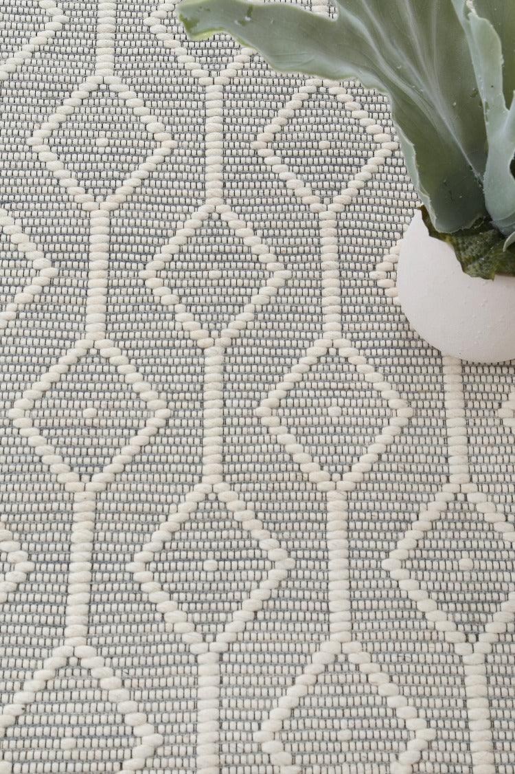 Wamberal Lattice Light Grey Wool Rug
