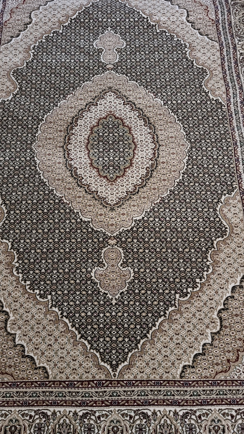 Classic Sydney Black Uniart Rug