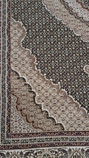 Classic Sydney Black Uniart Rug