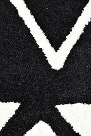 Vicinal Sot Black White Rug