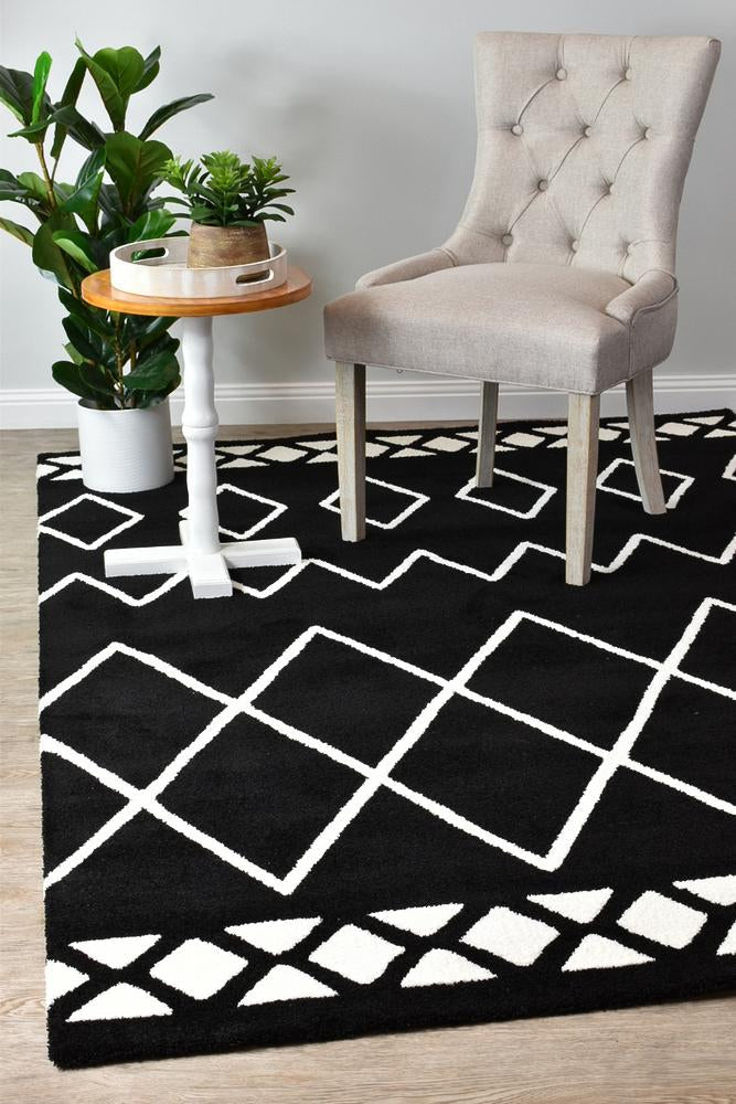 Vicinal Sot Black White Rug