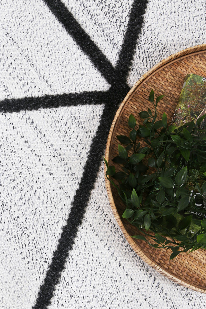 Aresa Cream Anthrasite Diamond Rug