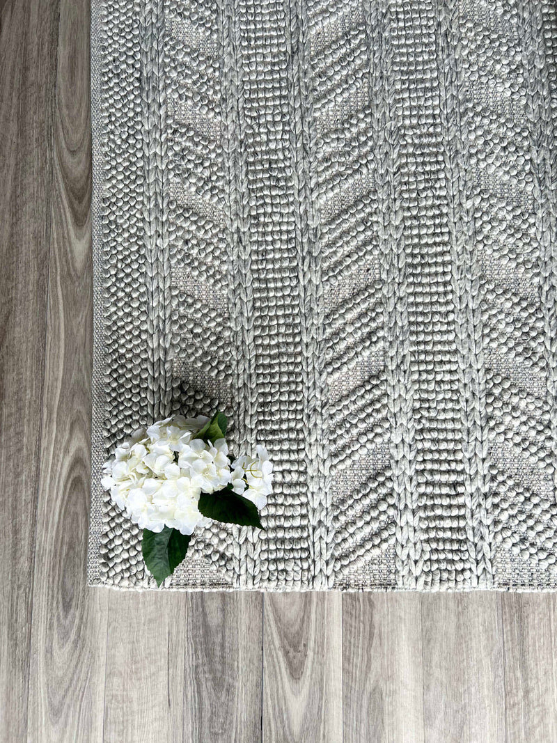 Artistic Doyen Spotted Grey Rug