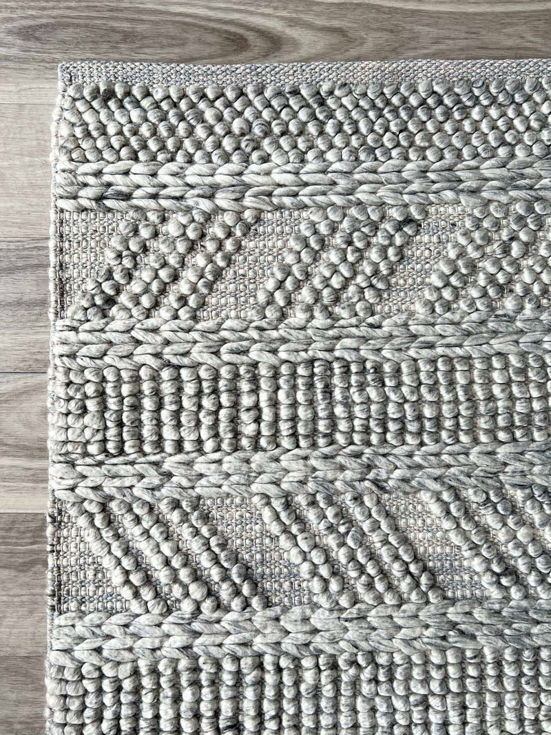 Artistic Doyen Spotted Grey Rug