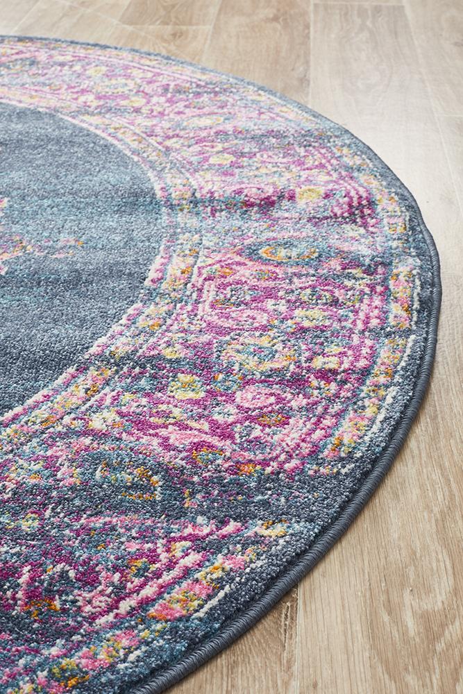 Eclectic Criticalne Round Rug