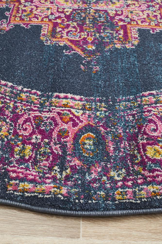 Eclectic Criticalne Round Rug