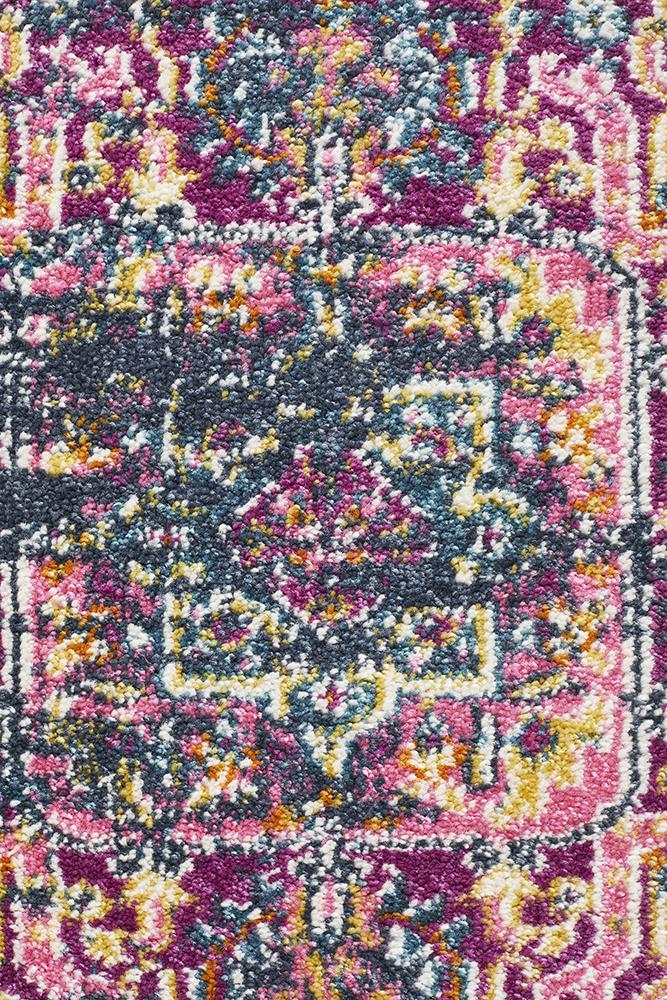 Eclectic Criticalne Round Rug