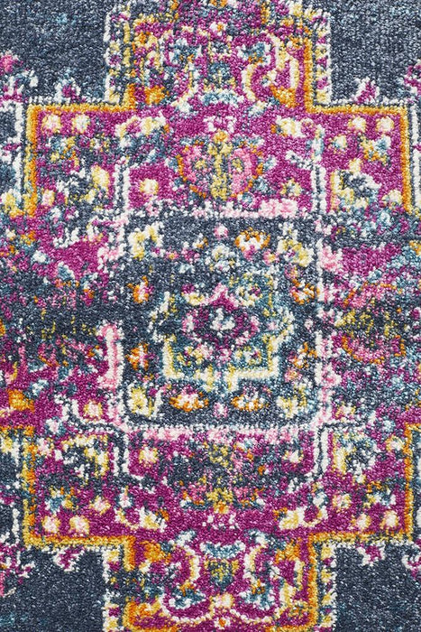 Eclectic Criticalne Runner Rug