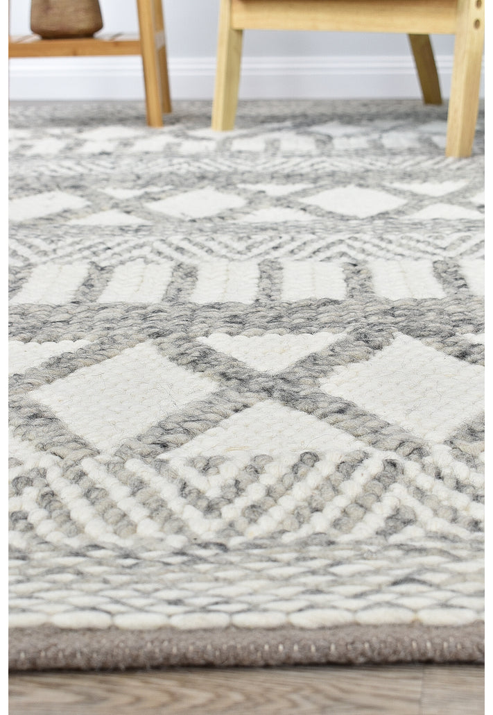 Acdian White Silver Rug