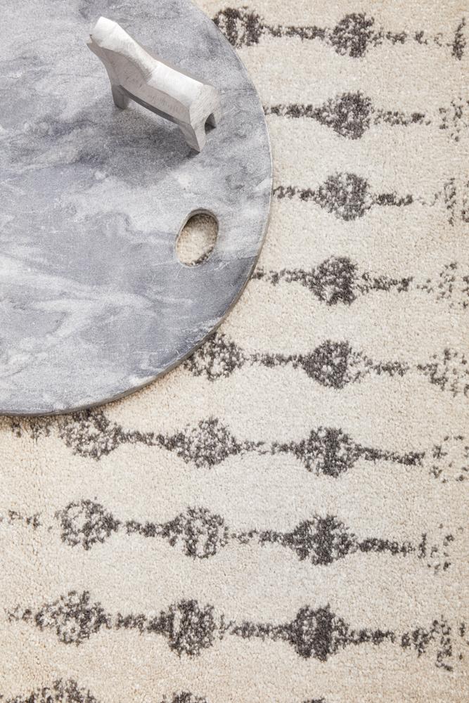 Miter Inozu Silver Round Rug