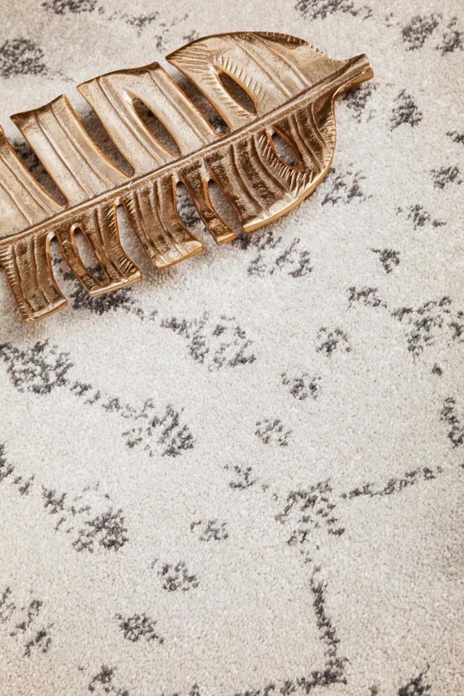 Miter Inozu Silver Rug