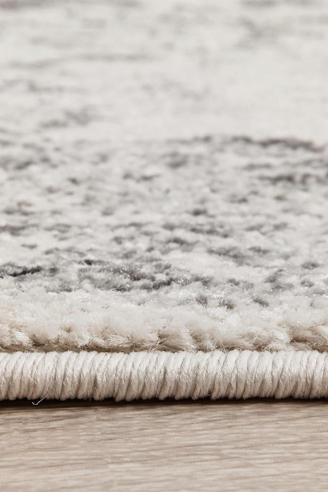 Miter Simena Silver Rug