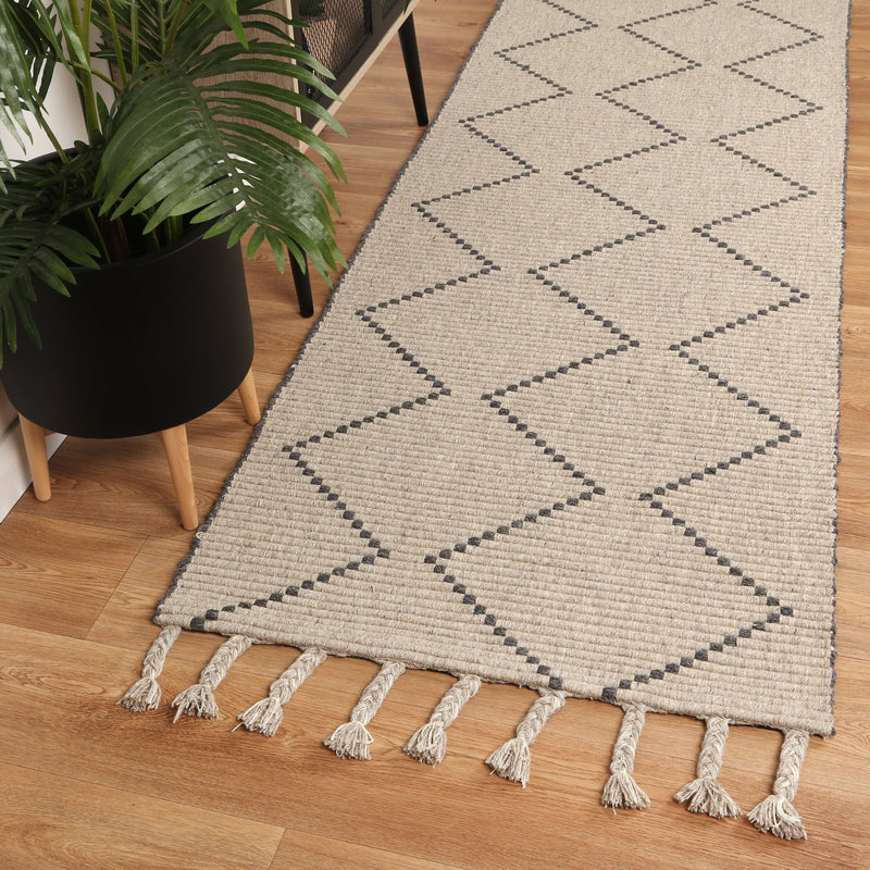 Leilani Diamond Tassel Ash Rug