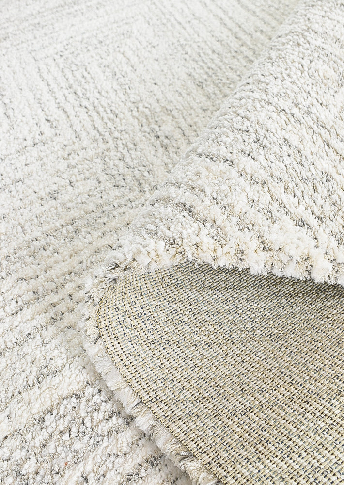 Scandinavian Shaggy Natural Wave Rug