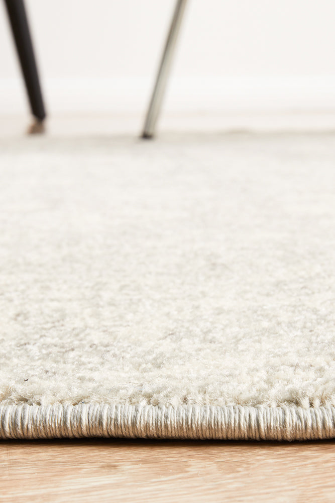 Summon Shine Silver Transitional Round Rug