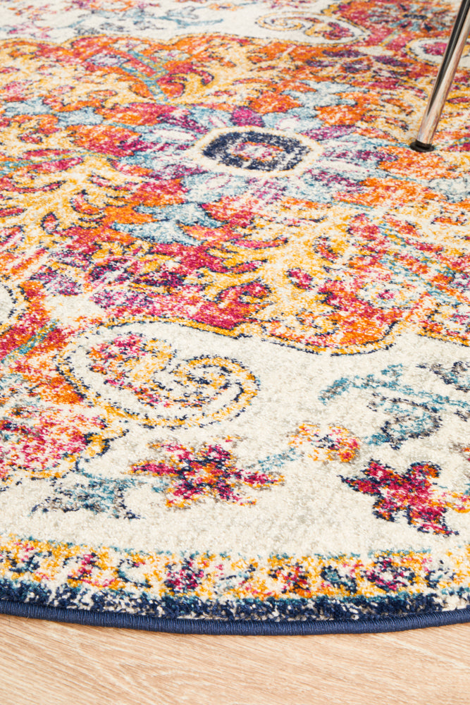 Summon Carnival White Transitional Round Rug