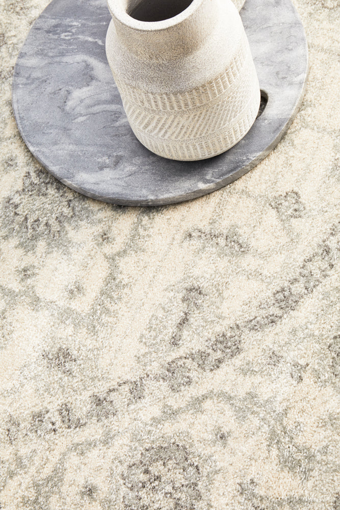 Summon Winter White Transitional Round Rug