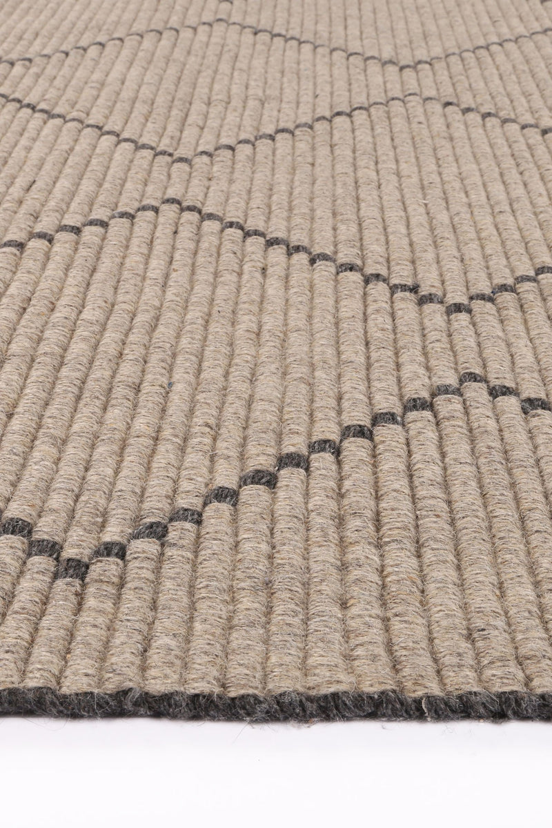 Leilani Diamond Tassel Ash Rug