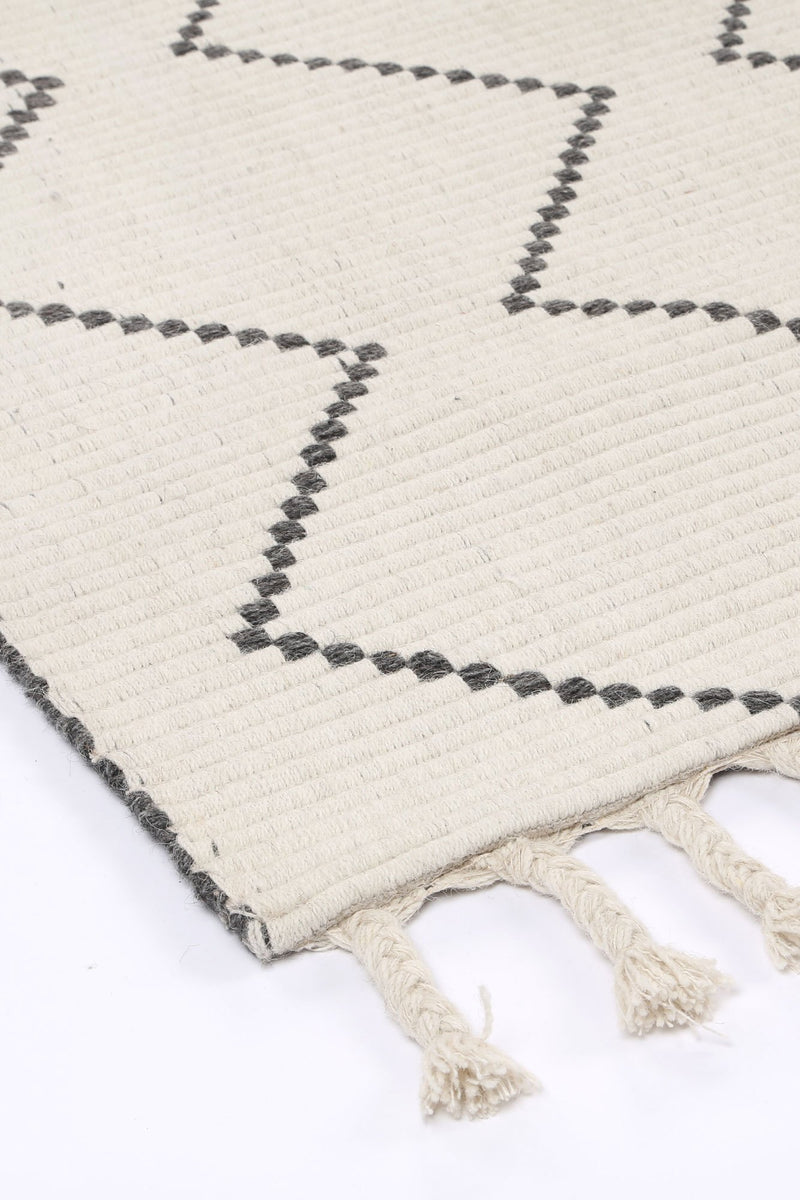 Leilani Diamond Tassel Cream Rug