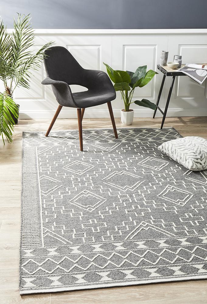 George EightOTwo Grey Rug