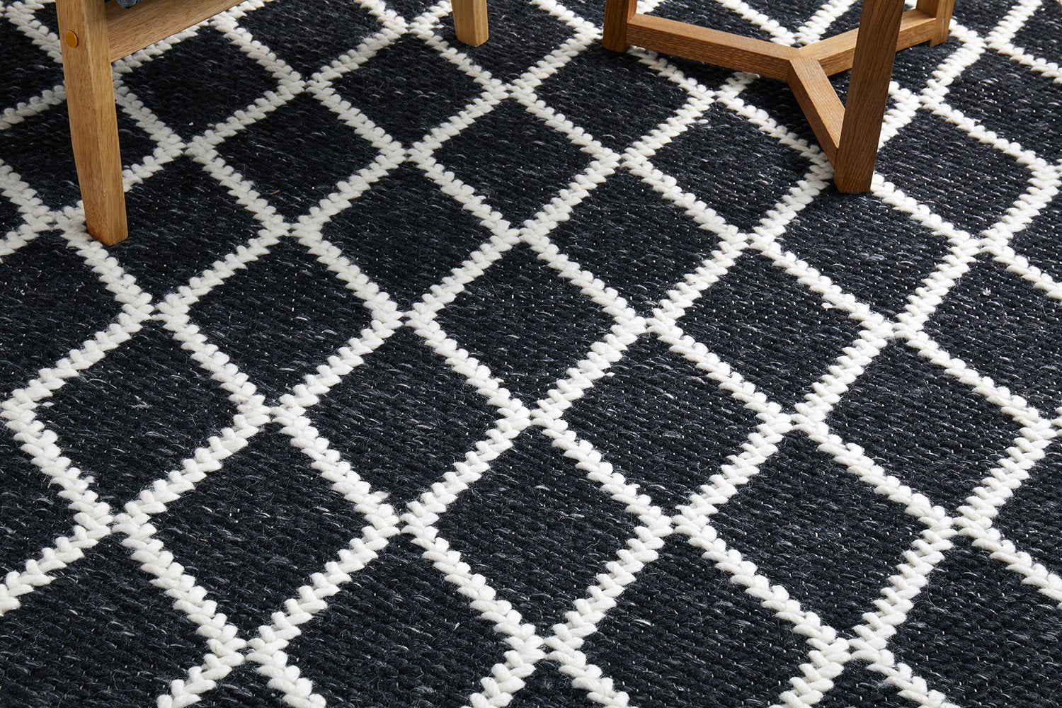 Huxley Black Rug — SydneyRugsOnline