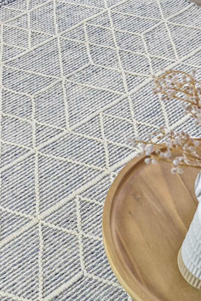 Albino Fringe Blue White Wool Rug