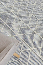 Albino Fringe Blue White Wool Rug