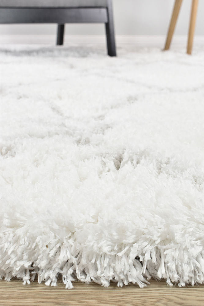 Cobi Trinket Shaggy White Rug