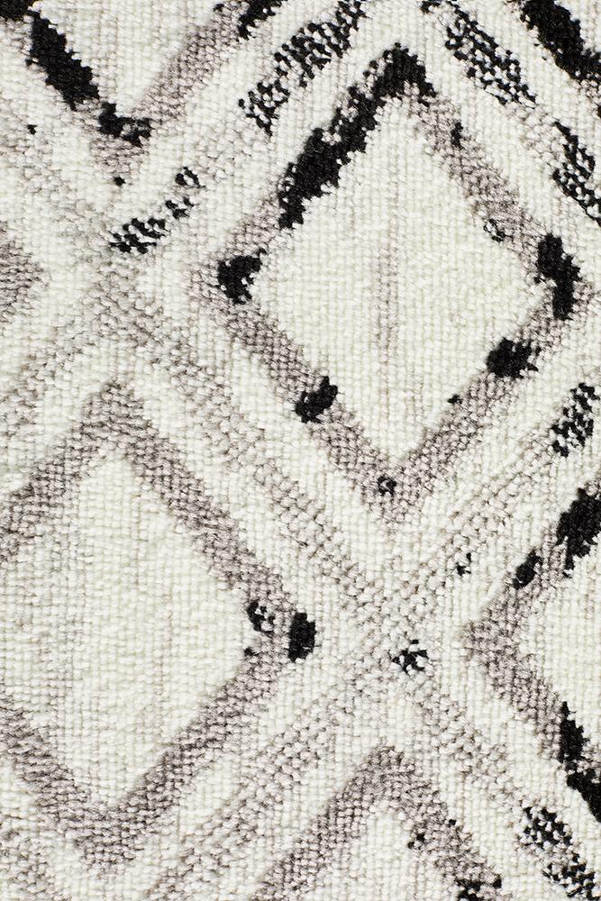 Rtemo  SixOSeven Black White Rug