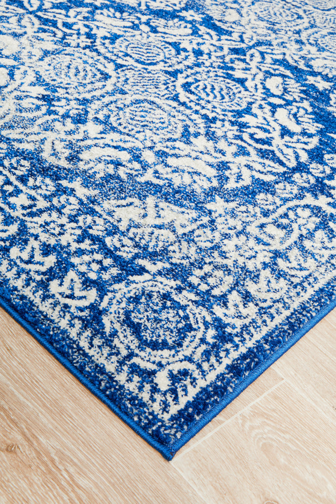 Stunning Transitional Navy Rug —