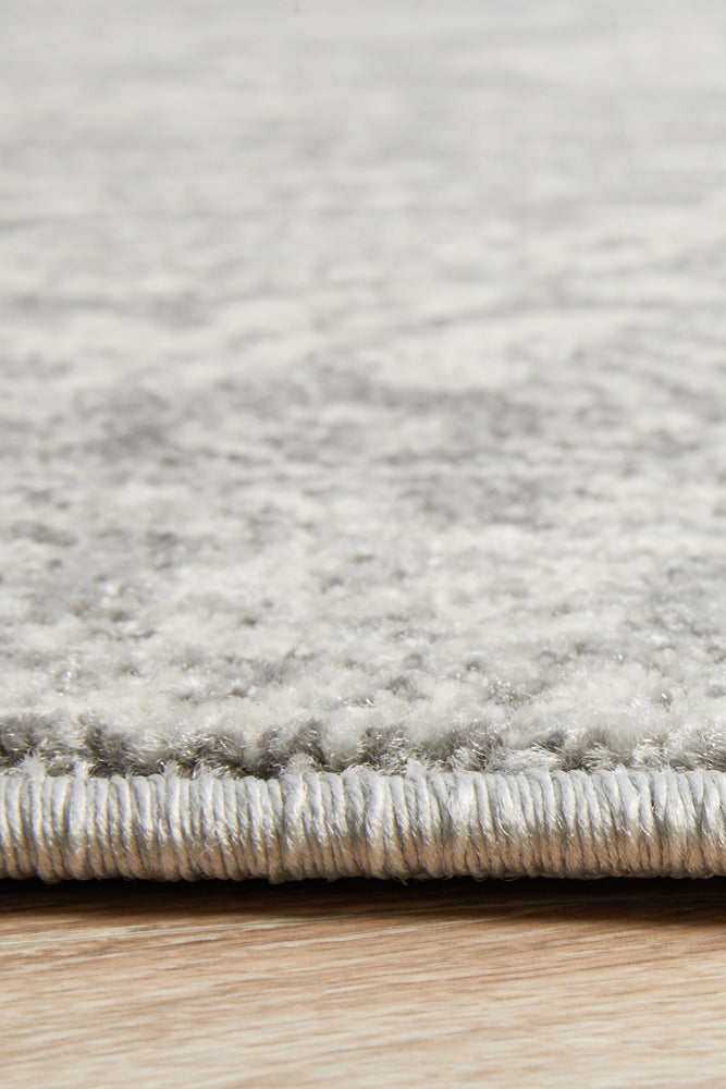 Gwyneth Stunning Transitional Silver Round Rug