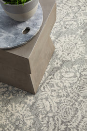 Gwyneth Stunning Transitional Silver Round Rug