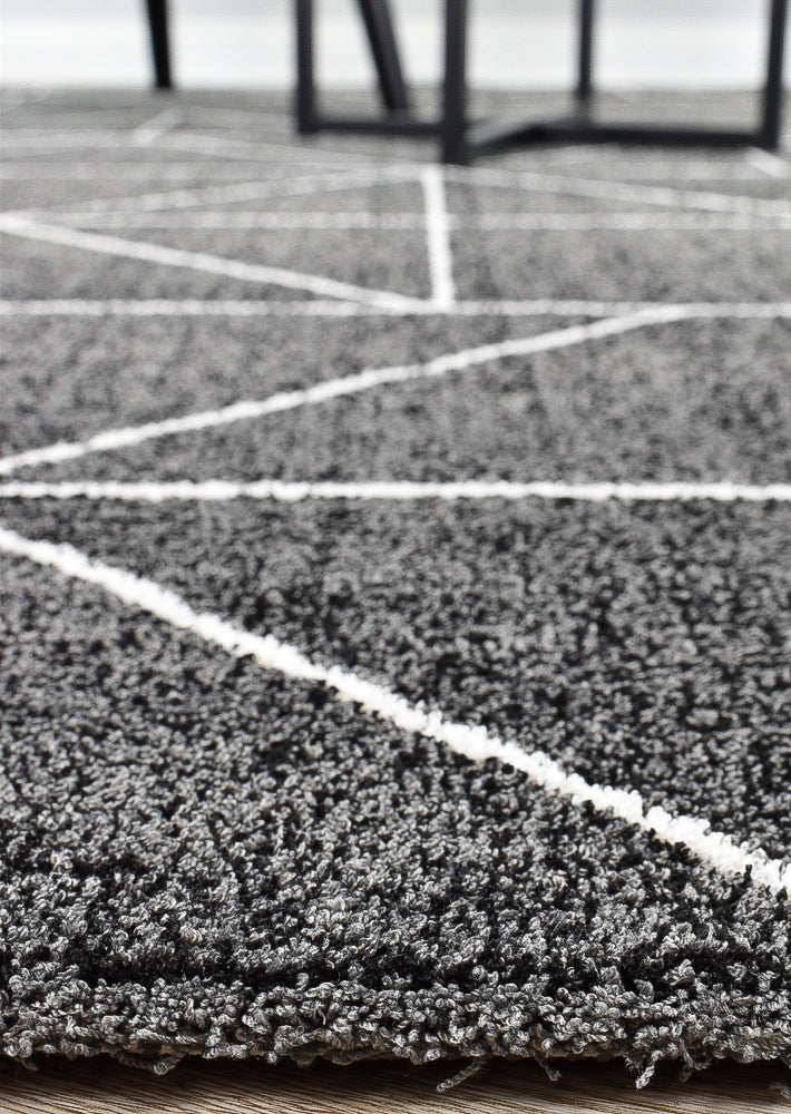 Vicinal Bibber Black Rug