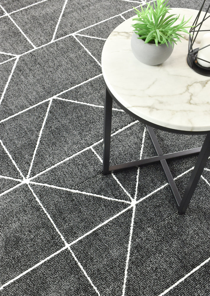 Vicinal Bibber Black Rug